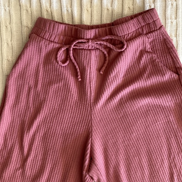 Lulu’s Two-Piece Set ~ Medium - Picture 4 of 7